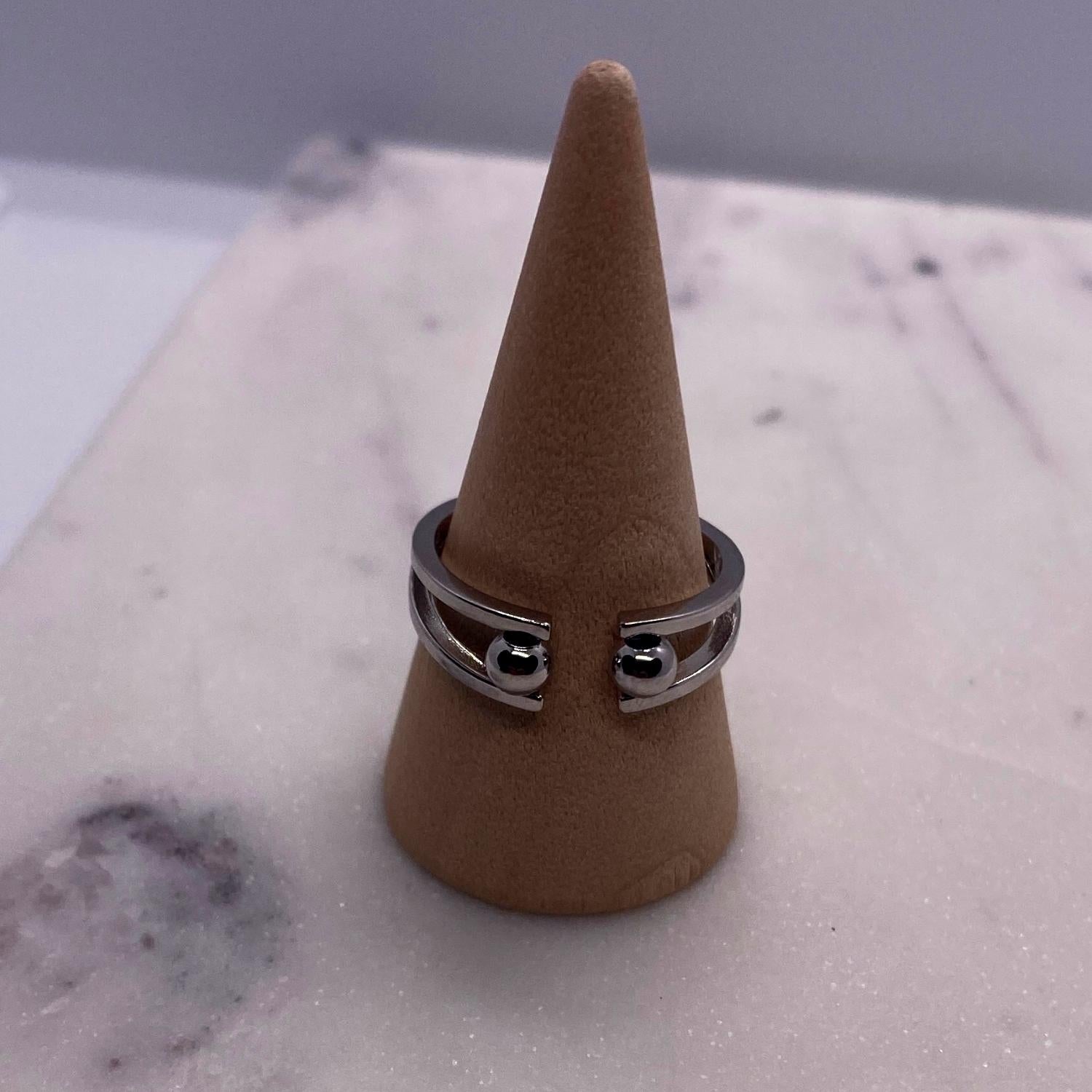 Anxiety Ring Bolletjes Zilver 925 Sfeerbeeld om kegel