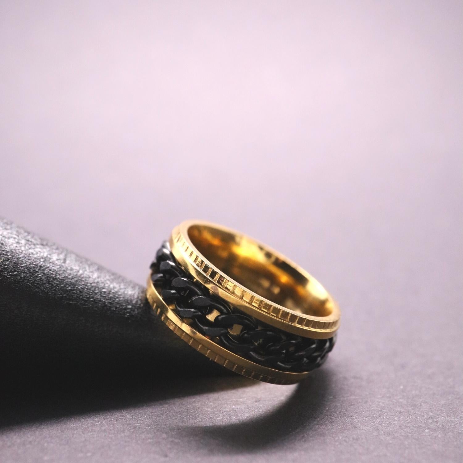 Anxiety Ring (ketting) Goud-Zwart sfeerafbeelding